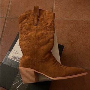 Cowgirl Women Embroidered Mid Calf Western Boots Stacked Low Heel Pointed Toe